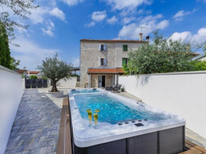 Holiday Home Villa Lucky by Interhome